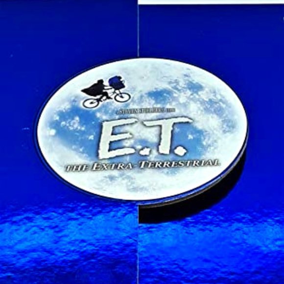 E.T. Ultimate Gift Set (DVD, book, Soundtrack CD, and limited edition Sentype) - Picture 1 of 3